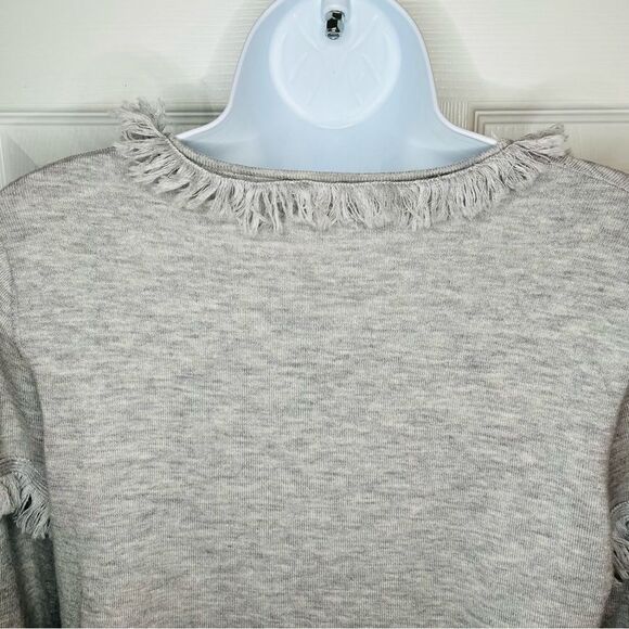 One Grey Day Long Sleeve VNeck Fringe Trim Wool Blend Sweater Lightweight Gray M - Picture 7 of 11